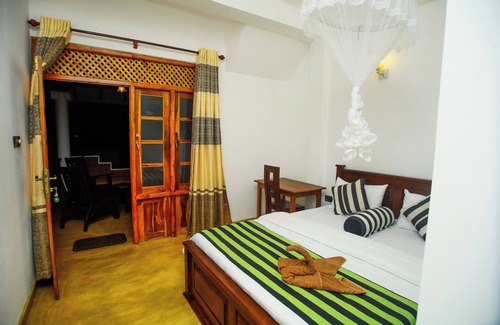 Ella House | Dinaro Guest