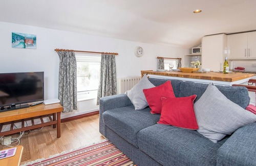 Solva Cottage | Dingle Cottage, Holiday Cottage Solva, Sleeps 4, 2 bedrooms, bathrooms