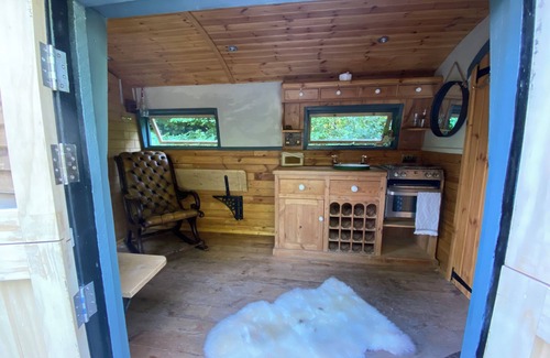 Liverton Cabin | Dingle Glenn secluded woodland cabin