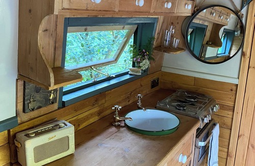 Liverton Cabin | Dingle Glenn secluded woodland cabin