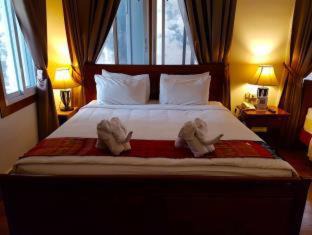 Wat Bowon Niwet Hotel | Dinsomon Hotel
