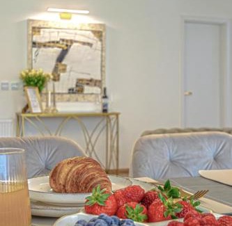 Ujlipotvaros Apartment | Dioro Luxury Residence Budapest- Steps from the Danube ,free parking
