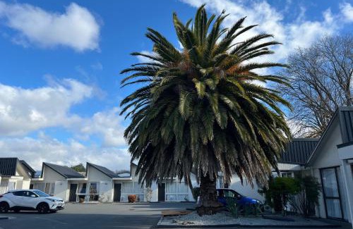 Merivale Hotel | Diplomat Motel