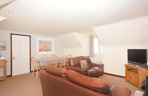 Perranporth Apartment | Direct Beach Access! Top Floor Apartment Perranporth