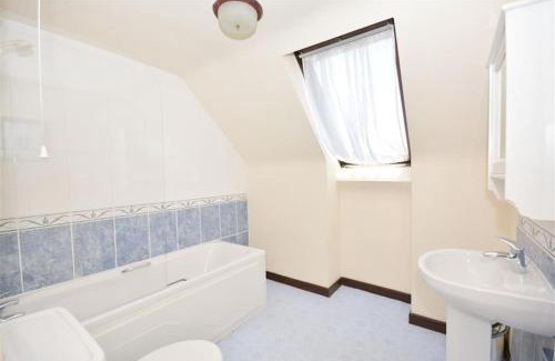 Perranporth Apartment | Direct Beach Access! Top Floor Apartment Perranporth