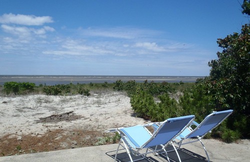 Villas House | Direct Beach Front Home with Bay Views and Amazing Sunsets
