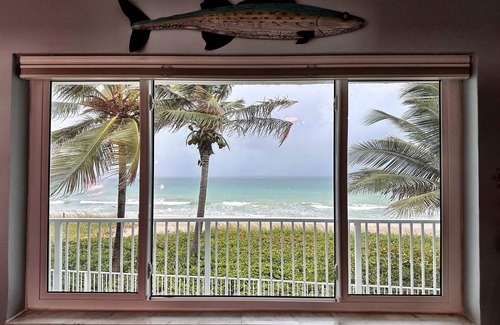 Bel Air Apartment | Direct Oceanfront Studio in Lauderdale by the Sea