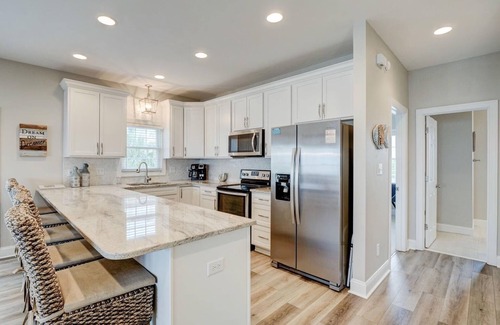 North Topsail Beach House | Direct Oceanfront - 5 BD, 4 BA, Private Hot Tub, Community Pool, Awesome Views