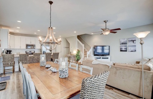 North Topsail Beach House | Direct Oceanfront - 5 BD, 4 BA, Private Hot Tub, Community Pool, Awesome Views