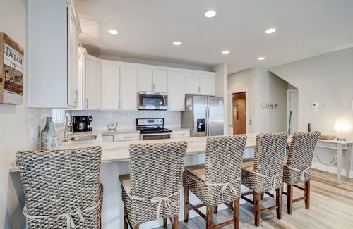North Topsail Beach House | Direct Oceanfront - 5 BD, 4 BA, Private Hot Tub, Community Pool, Awesome Views