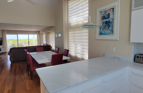 Southend House | Direct Oceanfront Home, Quiet Location Yet Close To Everything