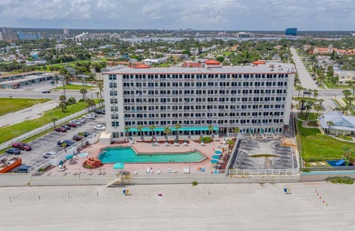 Lenox Park Apartment | Direct oceanfront view 8th floor, king size bed, largest pool in Daytona Beach !