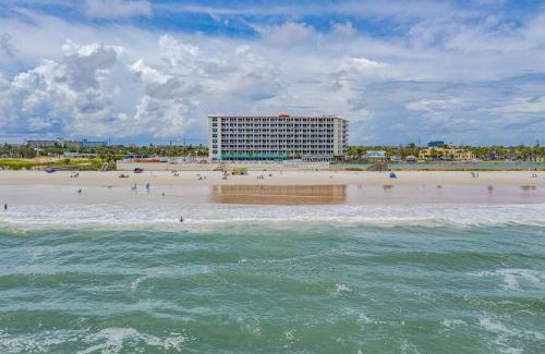 Lenox Park Apartment | Direct oceanfront view 8th floor, king size bed, largest pool in Daytona Beach !