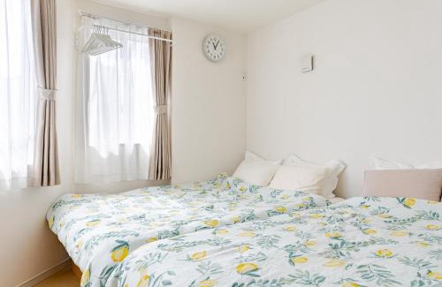 Minato Apartment | Direct to 2 Shinsekai&Tsutenkaku 19 min,Osaka Castle 36 min,Horyuji 54 min,KIX&Nara 70 min,EXPO 22 min,USJ 26 min,Kaiyukan 18 min,Solaniwa 6 min, Kyocera Dome 17 min,15 min to KITA-Osaka-Umeda-HepFive,KuchuTeien,Kitashinchi,22 min to Yumesima-EXPO,casino