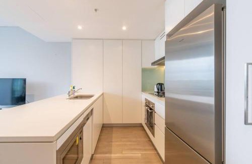 Wentworth Point Apartment | Direct Water View Walk to Supermarket 1 Car Space