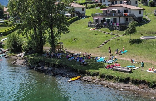 Idro Apartment | Direkt am See mit Terrasse und Zwei Schlafzimmern