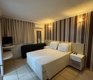 Caldas Novas Hotel | DiRoma Fiori Caldas Novas - YMT - 270 Com roupa de cama e banho