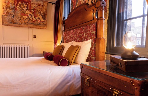 South Charlton Hotel | Dirty Bottles