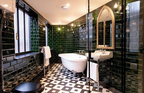 South Charlton Hotel | Dirty Bottles