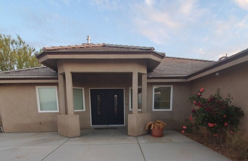 Apple Valley House | Disconnect from everything and reconnect with serenity