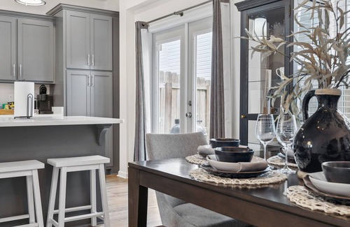 Callaway House | Discounted Designer Upgraded Home- 4 Br/3Ba