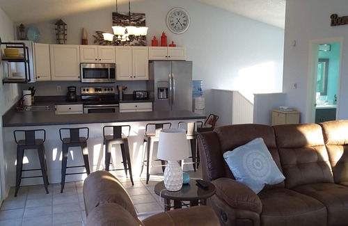 Emerald Isle House | Discounted Rates Through The End Of The Year! Enjoy The Beach And Save Money!