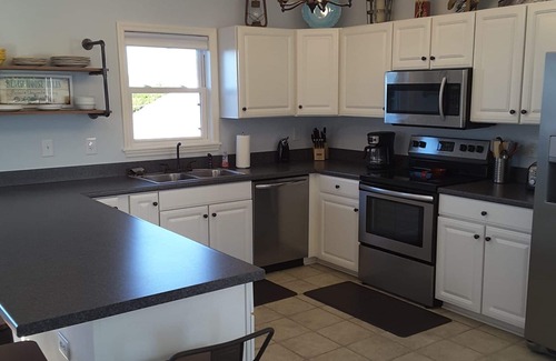 Emerald Isle House | Discounted Rates Through The End Of The Year! Enjoy The Beach And Save Money!
