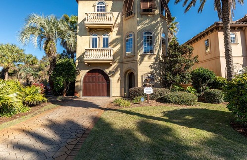 St. Tropez House | Discounted rates for June! Book Now! Great for families!