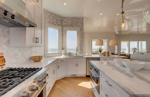 Isle of Palms House | Discounts! Beautifully decorated~ 206 Ocean Blvd. Oceanfront, Pool/Hot Tub, Elevator