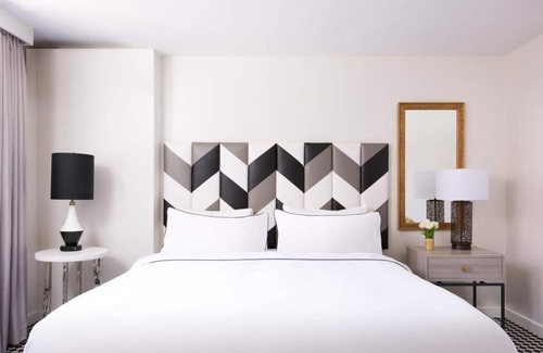 Norma Triangle Hotel | Discover an Elegant Lifestyle in LA! Pool, Pet-friendly, Near Hollywood Museum!