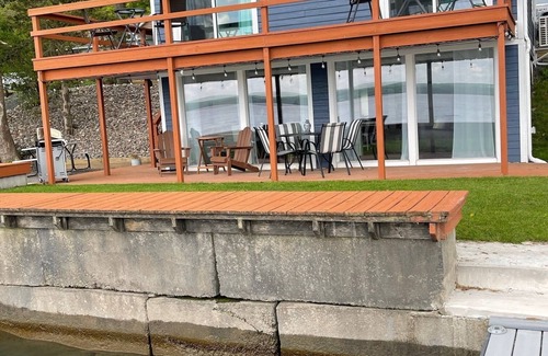 Romulus Cottage | Discover Cayuga Lake waterfront cottage charm