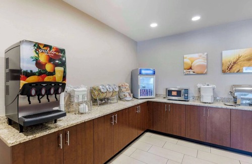 Loveland House | Discover Comfort in 2 Classic Suites Close to Loveland Sports Park