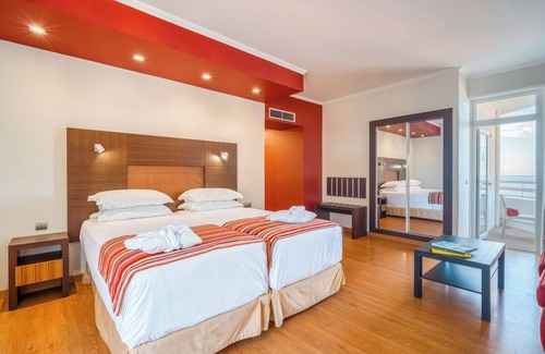 Sao Martinho Hotel | Discover Funchal's Harbour and Marina! Swimming Pool, Breakfast, Beachfront!