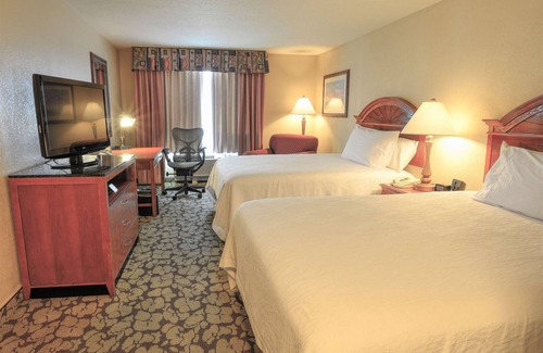 Chinatown Hotel | Discover Houston's Beauty from Comfortable Room with Outdoor Swimming Pool