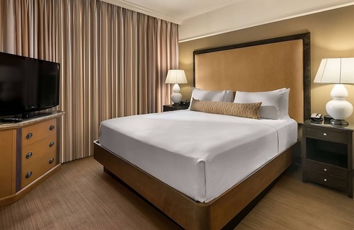 Gainey Village Villas Hotel | Discover Ideally Located Suites in Gainey Ranch AZ w/Free Parking & Breakfast!