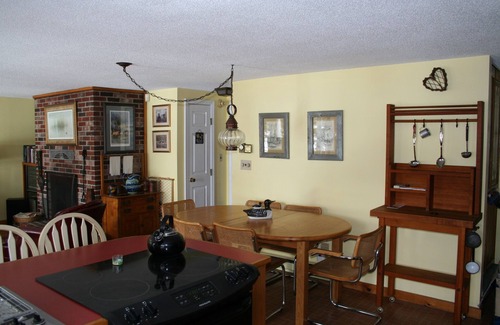 Mount Vernon House | Discover Mount Vernon charm in our spacious 3-bedroom retreat