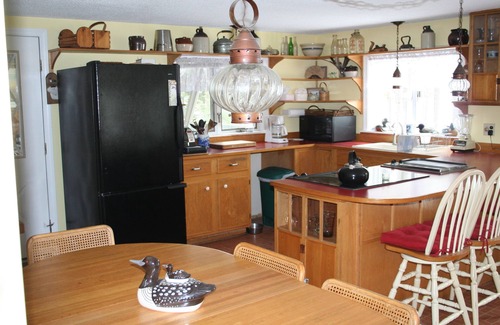 Mount Vernon House | Discover Mount Vernon charm in our spacious 3-bedroom retreat