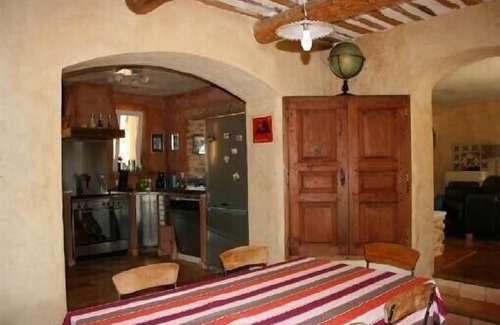 Beaumes-de-Venise Villa | Discover our charming mas with swimming pool for rent in Provence.