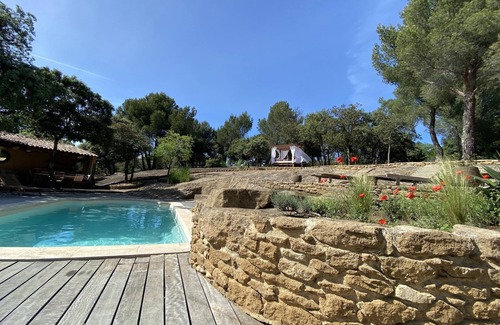 Beaumes-de-Venise Villa | Discover our charming mas with swimming pool for rent in Provence.