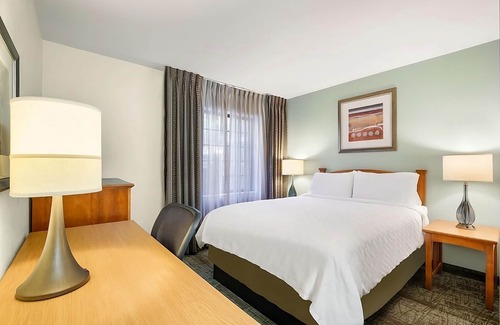 Carmel Mountain Ranch Hotel | Discover San Diego: Comfortable Suites w/Pool, Breakfast & Pet-Friendly Stay!
