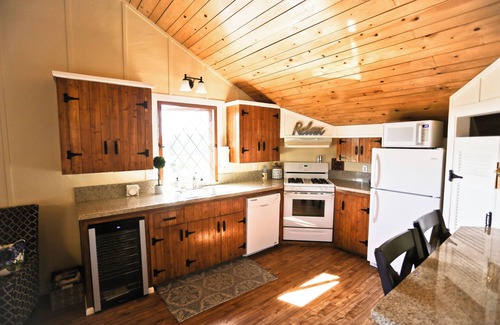 Templeton Apartment | Discover the charm of wine country at the Briarwood one-bedroom apartment!