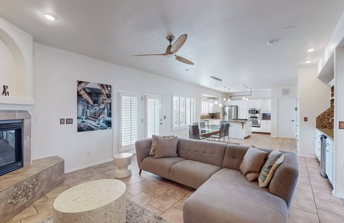 Las Cruces House | Discover the perfect blend of comfort in our upscale short-term rental