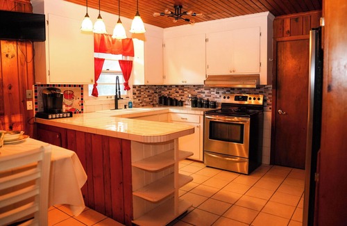 Milton House | Discover Your Cozy Comfort in Historic Downtown Milton, Florida & River Walk