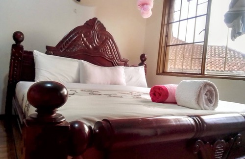Entebbe Hotel | Discovery Courts Hotel