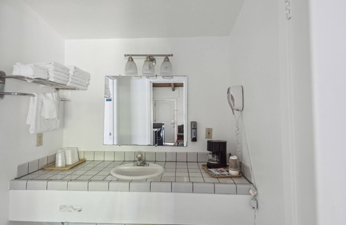 Seaside Hotel | Discovery Inn