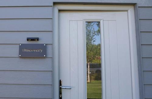 Woodbridge Apartment | Discovery Suite - The Apple Barn