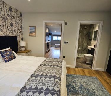 Woodbridge Apartment | Discovery Suite - The Apple Barn