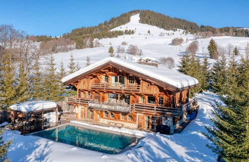 Le Planellet Ski Chalet | Discreet Alpine Chic With State-of-the-art Finish