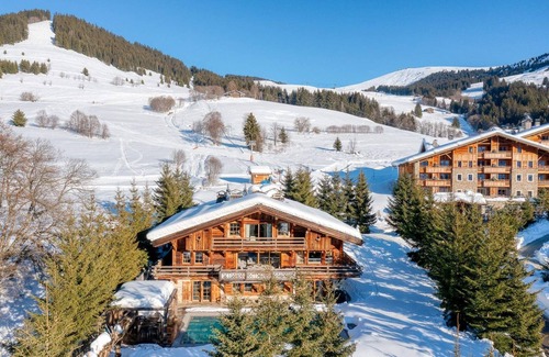 Le Planellet Ski Chalet | Discreet Alpine Chic With State-of-the-art Finish