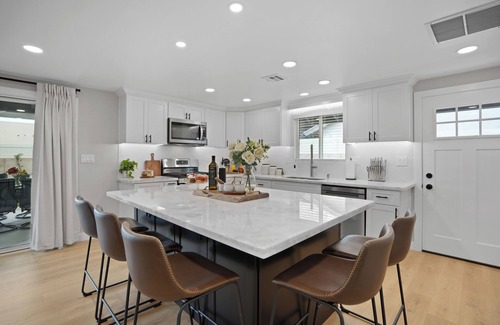 Placentia House | Disney Close-Luxury/2Kings/Elsa &Toy Story themes